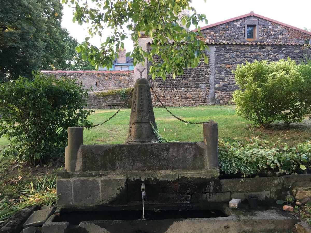 Gites Le Vieux Vinzelles Volvic Exterior photo